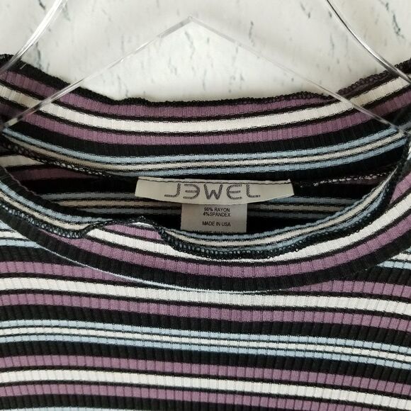NWOT. JEWEL Long Sleeve Striped Top. Size L. - Picture 2 of 4